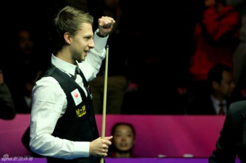 球场上相辅 球场上相辅