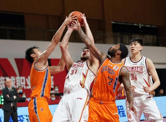 借团队的紧 借团队的紧