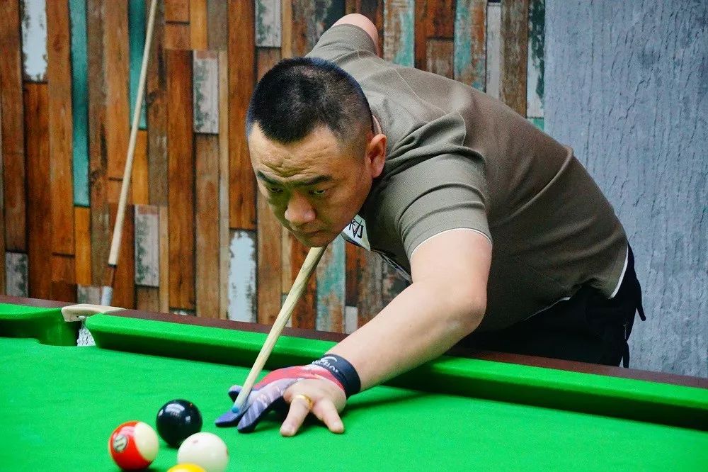 挑传送助攻，西海岸20岁小将徐彬连续两场中超献助攻.